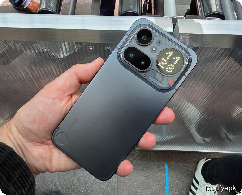 Nothing’s Phone (4a) Pro Lands with Metal Frame, Bigger Glyph, and Midrange Ambitions