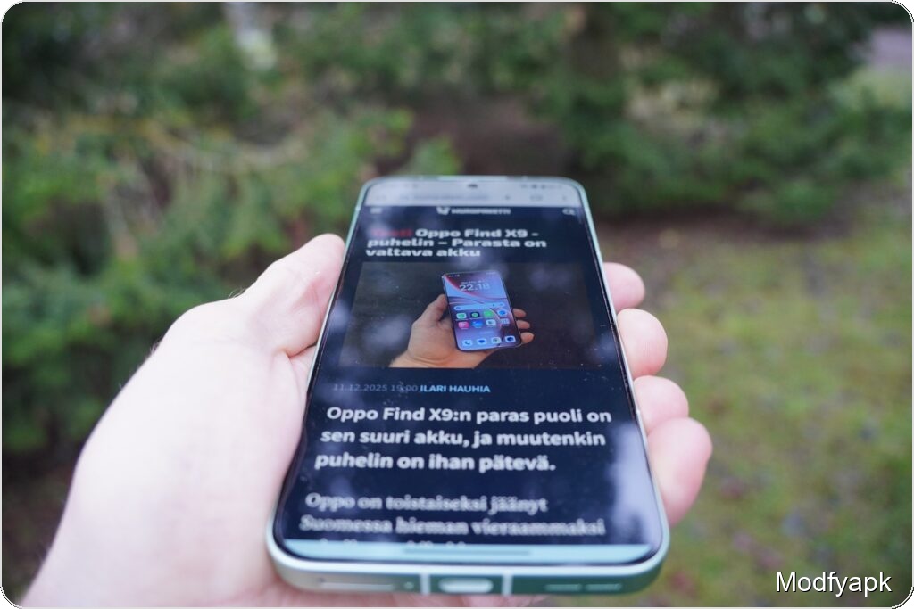 OnePlus 15R Puts Battery and Speed First, but Cameras Take a Hit